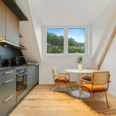 Apartamento Chic One-bedroom Near Center *