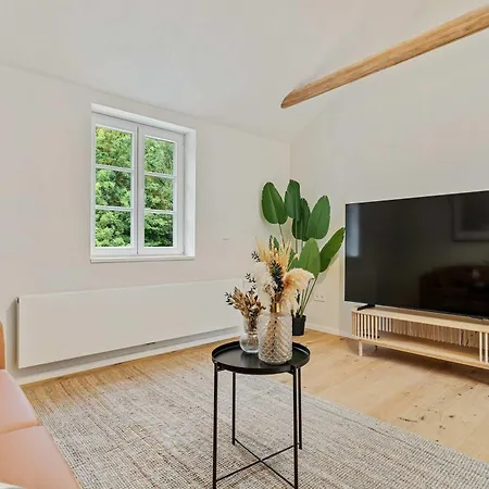 Chic One-bedroom Near Center * Luxemburgo