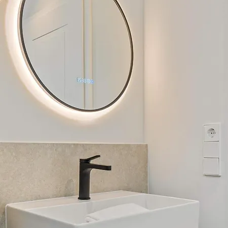 Apartamento Chic One-bedroom Near Center *