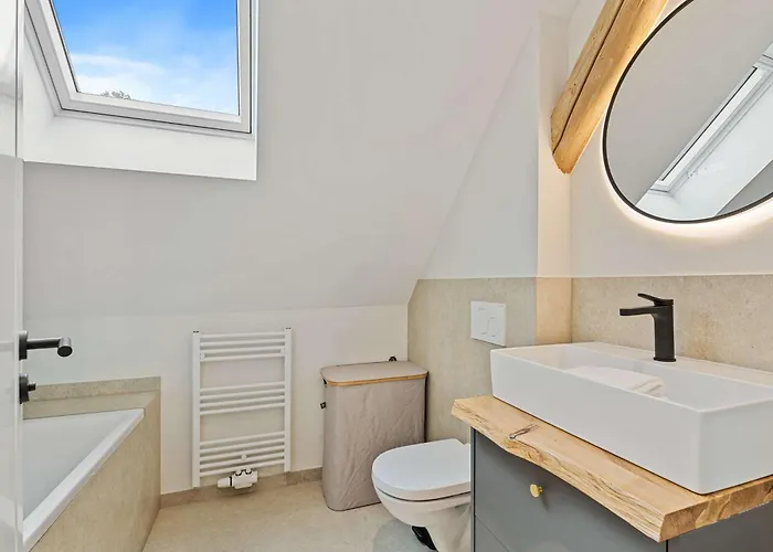 Chic One-bedroom Near Center アパート