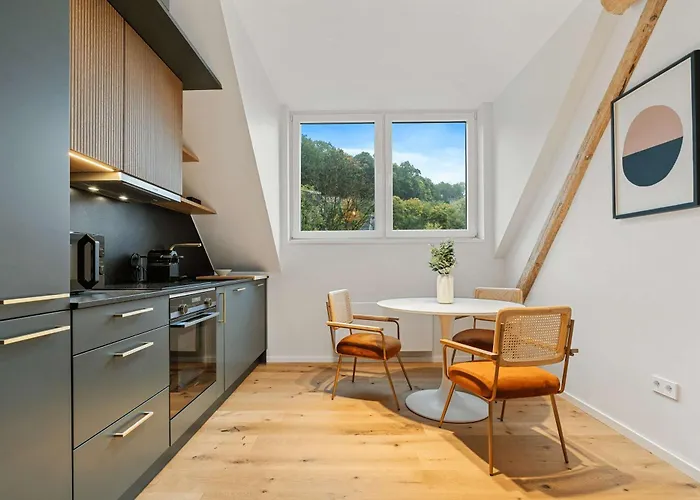 アパート Chic One-bedroom Near Center *